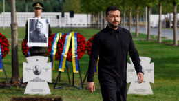 Зеленский у могилы нациста, а Израиль молчит: почему Европа реабилитирует убийц