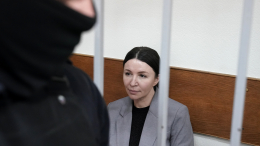 Через стекло: отец Блиновской рассказал о режиме свиданий с дочерью в колонии