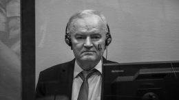 Бывший командующий армией боснийских сербов Ратко Младич умер в тюрьме