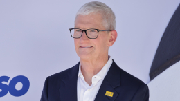 Тим Кук покинул пост руководителя Apple