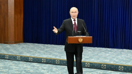Обсудили Украину, Пашиняна и военную тайну: Путин час отвечал на вопросы журналистов в Бишкеке