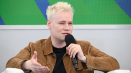 «Хочу оградить ее от этой грязи»: SHAMAN о том, как защищает дочь от шоу-бизнеса