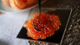 Россиянам придется разориться на красной икре на Новый год