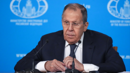 «Озверелые» призывы: Лавров осудил позицию Запада по границам Украины