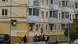В Мурманске дорожники спасли ребенка во время пожара