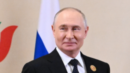«Реальное отношение»: бортпроводники Air France бросились фотографировать Путина