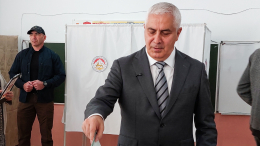 Врио главы Южной Осетии Камболов побеждает на выборах президента республики