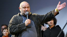 «Горбушка — это необъятное явление»: Александр Юрасов кратко описал новый сериал