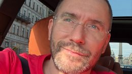 Потерявшего семью в авиакатастрофе Винника заподозрили в романе со стюардессой