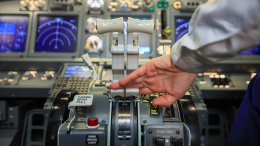 Предварительной причиной сигнала тревоги на Boeing 737 назвали драку экипажа