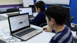 «Нейродомашка»: как искусственный интеллект отучает подростков думать