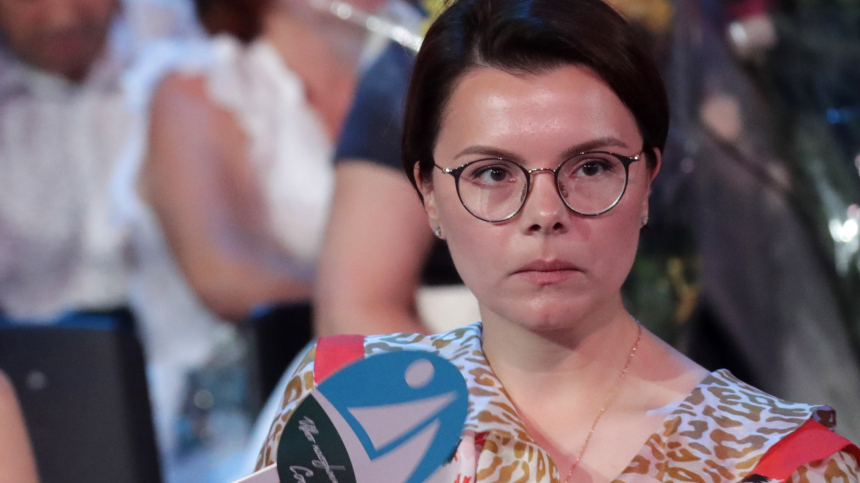 «Сумочку за миллионы тоже тяжело носить»: «страдания» Брухуновой подняли на смех