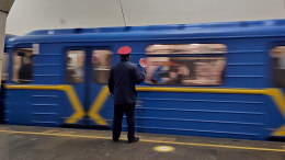 В Киеве полностью остановили движение поездов метро