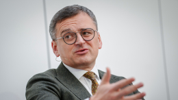 «Купите машину дров и переезжайте»: Кулеба дал совет киевлянам перед зимой
