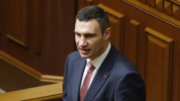 Читал по бумажке: Кличко оправдался за провальную подготовку Киева к зиме