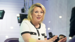 «Включите телевизор»: Захарова высмеяла идею Латвии запретить визы россиянам