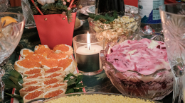 Запасайтесь уже в октябре: какие продукты купить к новогоднему столу заранее