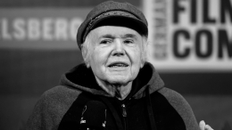Умер актер, сыгравший русского офицера Павла Чехова в «Звездном пути»