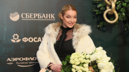 Икру ежей и кальян подавай: Волочкова снова устроила скандал в самолете